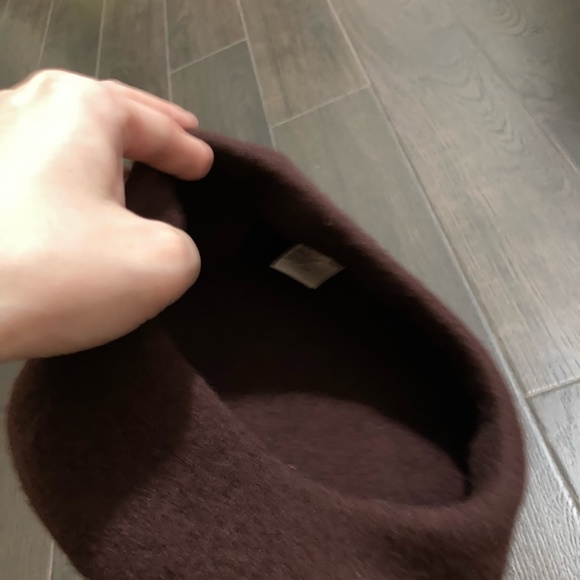 100% high quality Wool Beret- Burgundy color, rarely wore before- warm and light - Picture 4 of 4